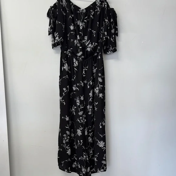 AUW Off Shoulder Capri Jumpsuit Floral Wide Leg Lined Black White 16 Flowy - Picture 1 of 13